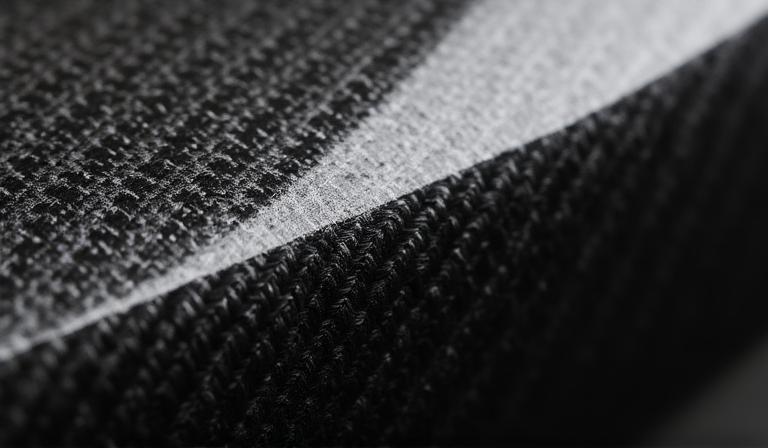 ボディキットの素材比較（カーボンとFRP）